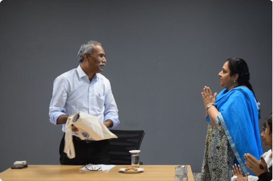 Senior journalist Uday Kumar of Prajavani speaking to journalism and mass communication students at a Media Talk at PES University